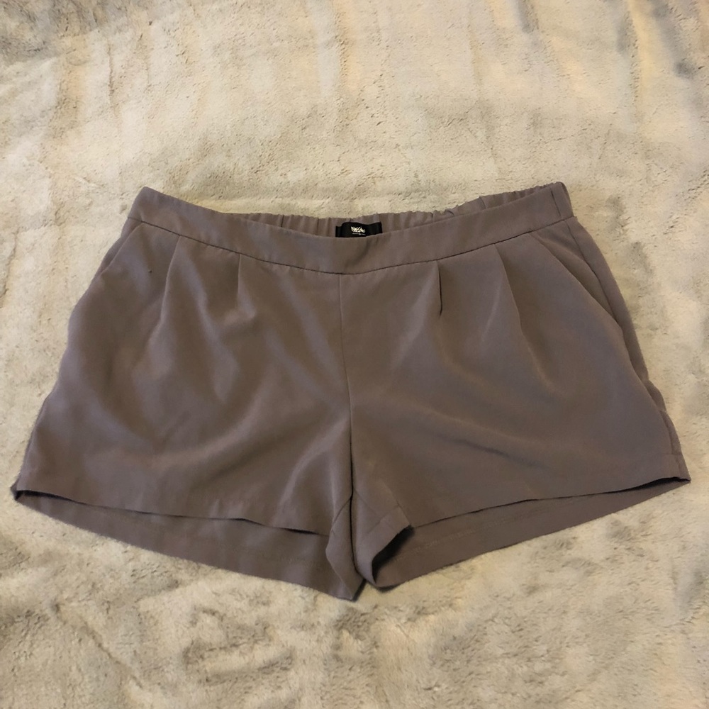 Gray shorts